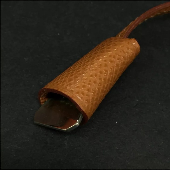 HERMES Crochet Bag Dog Tag Leather Charm Holder with Box - Picture 6 of 9